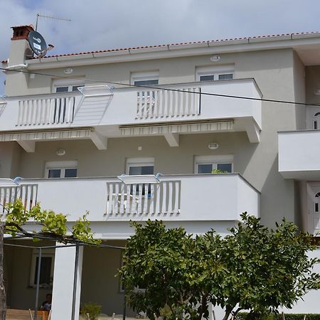 Apartments Pineta Franko Fazana Bagian luar foto