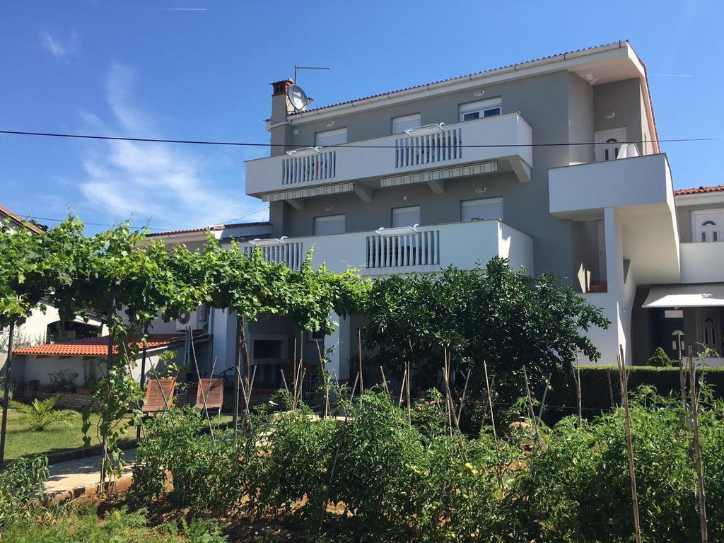 Apartments Pineta Franko Fazana Bagian luar foto